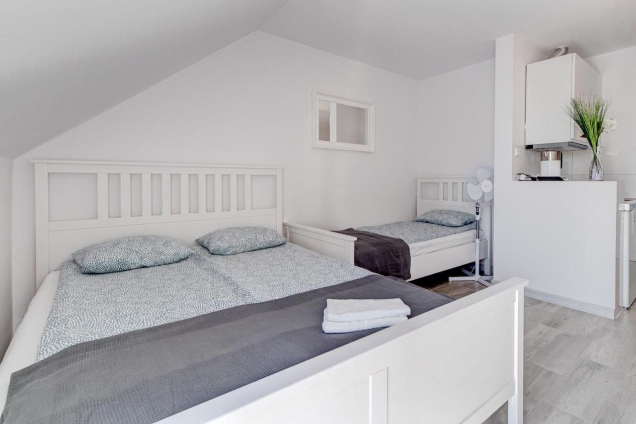 Pod Winogronem - Apartamenty Z Basenem I Wyzywieniem Pobierowo Ngoại thất bức ảnh