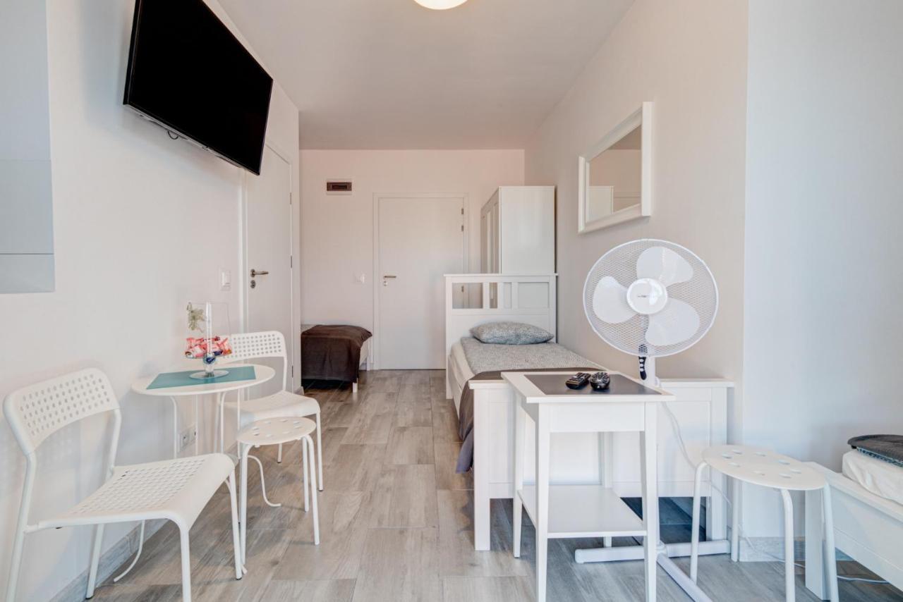Pod Winogronem - Apartamenty Z Basenem I Wyzywieniem Pobierowo Ngoại thất bức ảnh