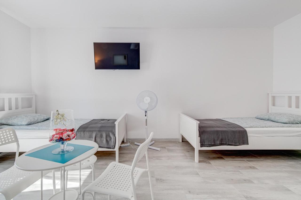 Pod Winogronem - Apartamenty Z Basenem I Wyzywieniem Pobierowo Ngoại thất bức ảnh