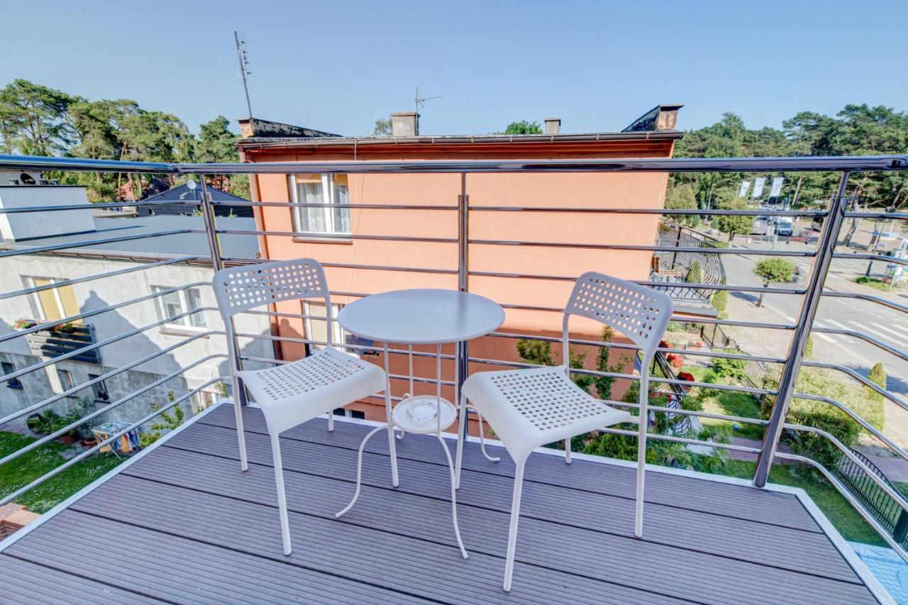 Pod Winogronem - Apartamenty Z Basenem I Wyzywieniem Pobierowo Ngoại thất bức ảnh