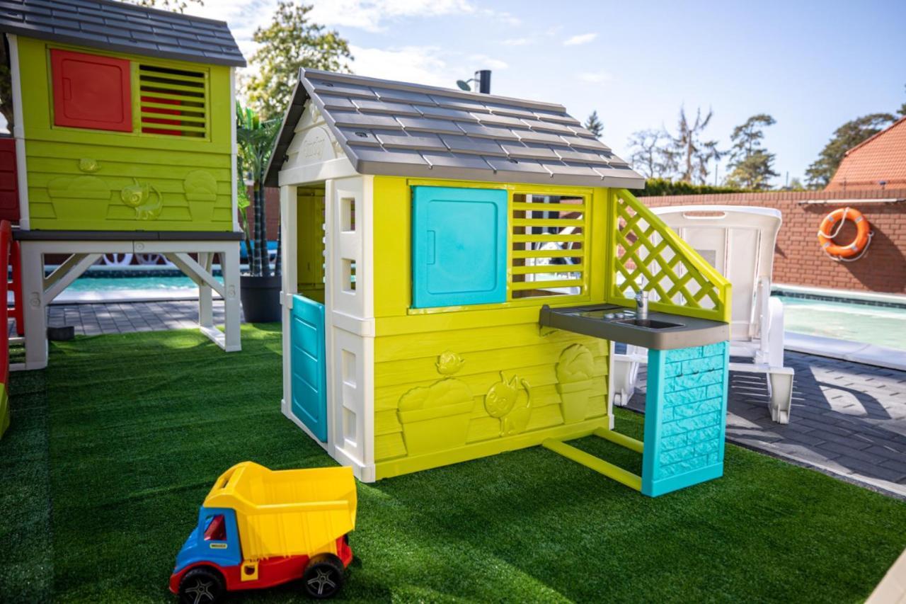 Pod Winogronem - Apartamenty Z Basenem I Wyzywieniem Pobierowo Ngoại thất bức ảnh