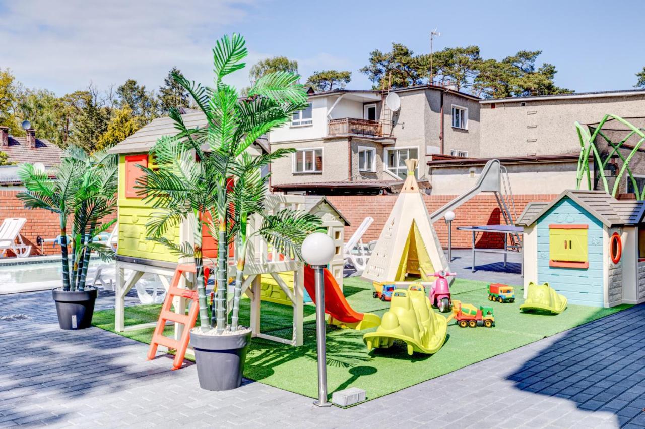 Pod Winogronem - Apartamenty Z Basenem I Wyzywieniem Pobierowo Ngoại thất bức ảnh